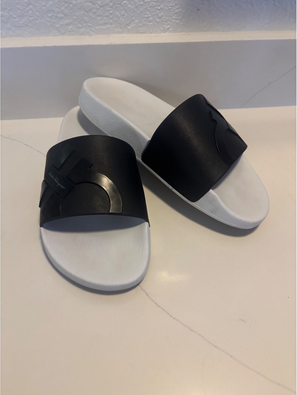 Salvatore Ferragamo Black & White Dante Slide Sandals EU40 7.5M/9W
